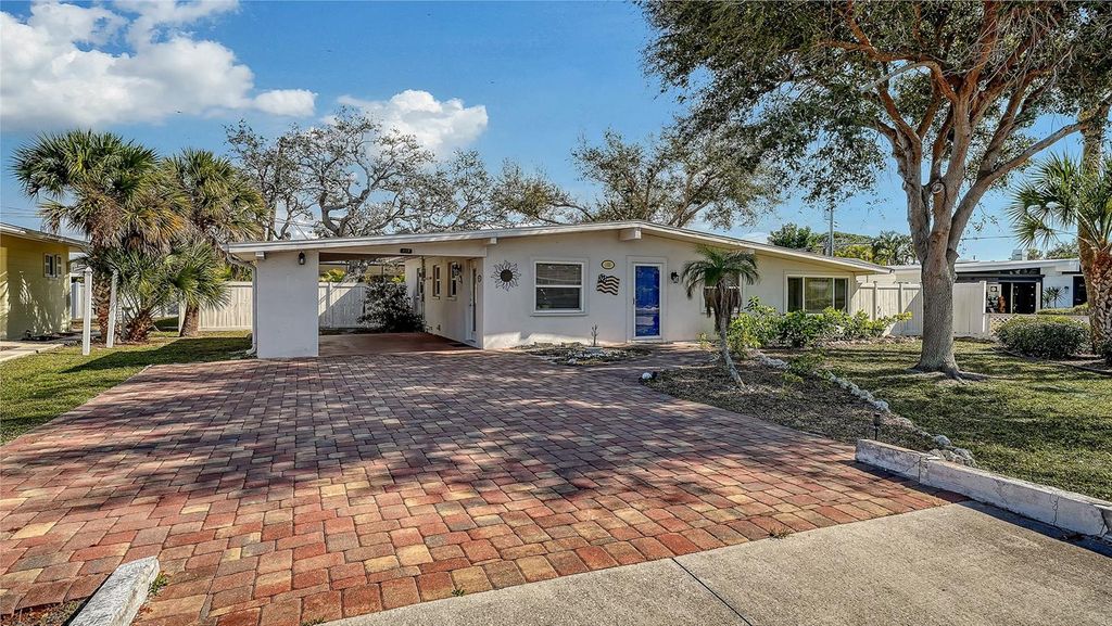 817 HARBOR DRIVE S, Venice, FL 34285