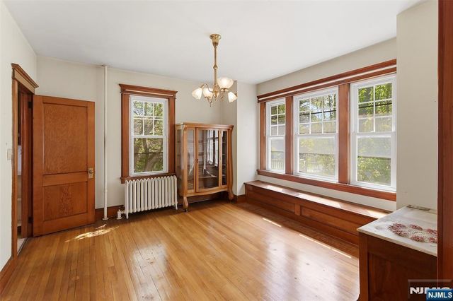 54 Rochelle Avenue, Rochelle Park, NJ 07662