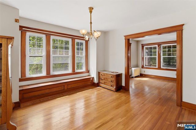 54 Rochelle Avenue, Rochelle Park, NJ 07662