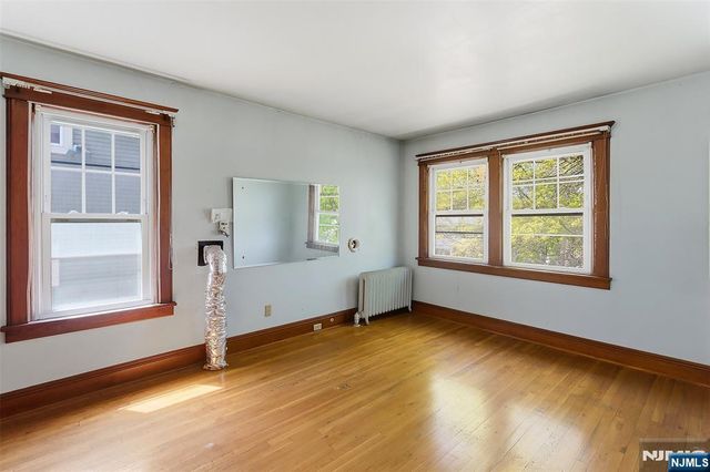 54 Rochelle Avenue, Rochelle Park, NJ 07662