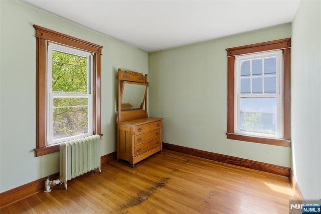 54 Rochelle Avenue, Rochelle Park, NJ 07662