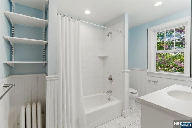 54 Rochelle Avenue, Rochelle Park, NJ 07662