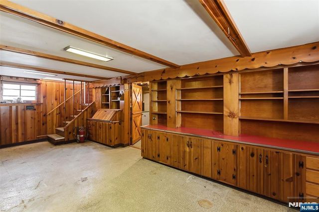 54 Rochelle Avenue, Rochelle Park, NJ 07662