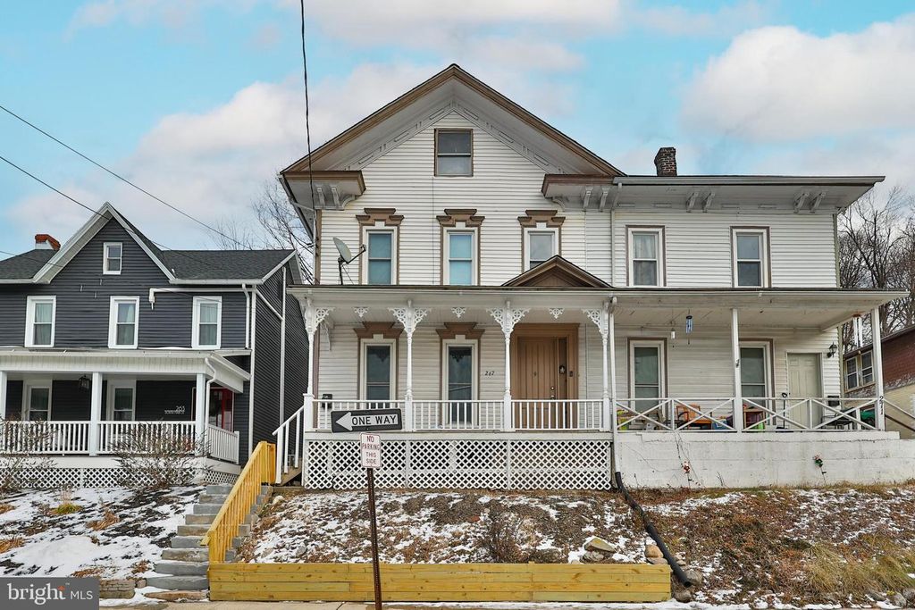267 S MAIN ST, Bangor, PA 18013