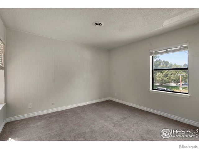 225 E 8th Avenue APT E20, Longmont, CO 80504