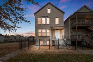 8524 S BUFFALO Avenue, Chicago, IL 60617