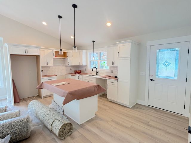 1519 E Addison Way, Laketon Twp, MI 49445