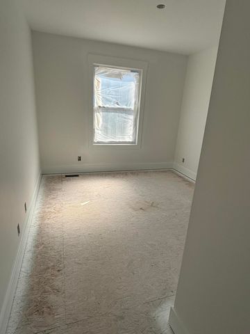 1519 E Addison Way, Laketon Twp, MI 49445