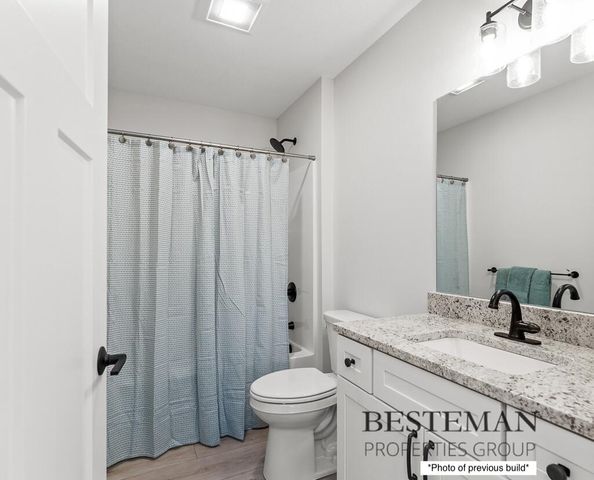 1519 E Addison Way, Laketon Twp, MI 49445