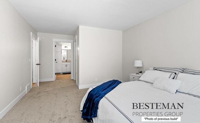 1519 E Addison Way, Laketon Twp, MI 49445