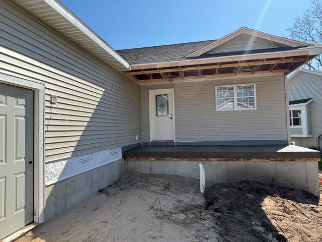 1519 E Addison Way, Laketon Twp, MI 49445