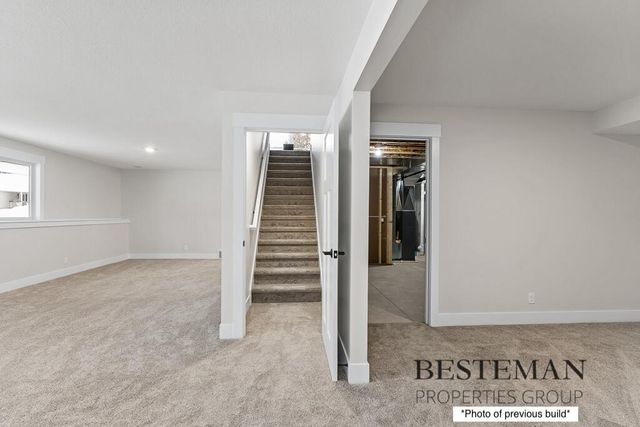 1519 E Addison Way, Laketon Twp, MI 49445