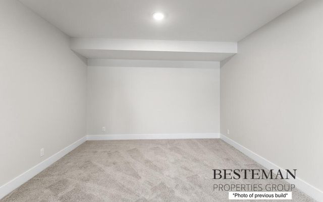 1519 E Addison Way, Laketon Twp, MI 49445