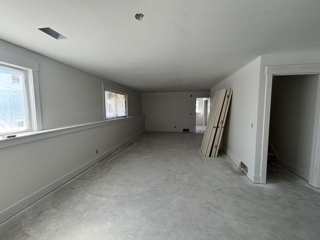 1519 E Addison Way, Laketon Twp, MI 49445