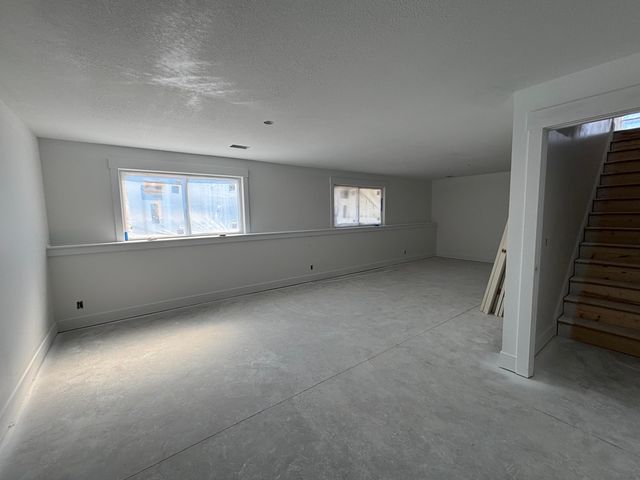 1519 E Addison Way, Laketon Twp, MI 49445