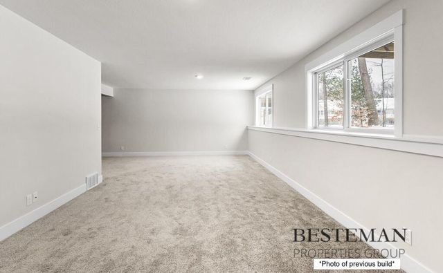 1519 E Addison Way, Laketon Twp, MI 49445