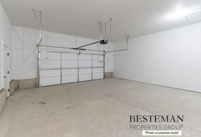 1519 E Addison Way, Laketon Twp, MI 49445