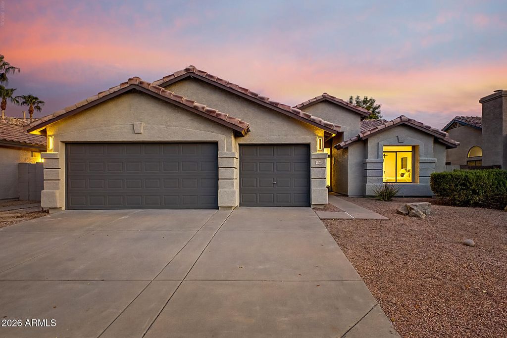 4361 E MEADOW Drive, Phoenix, AZ 85032
