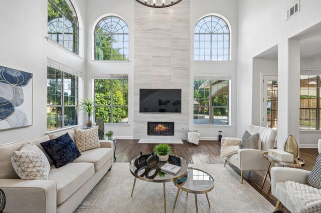 1807 Greenlea Cove, Southlake, TX 76092