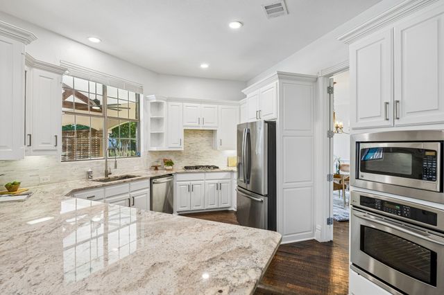 1807 Greenlea Cove, Southlake, TX 76092