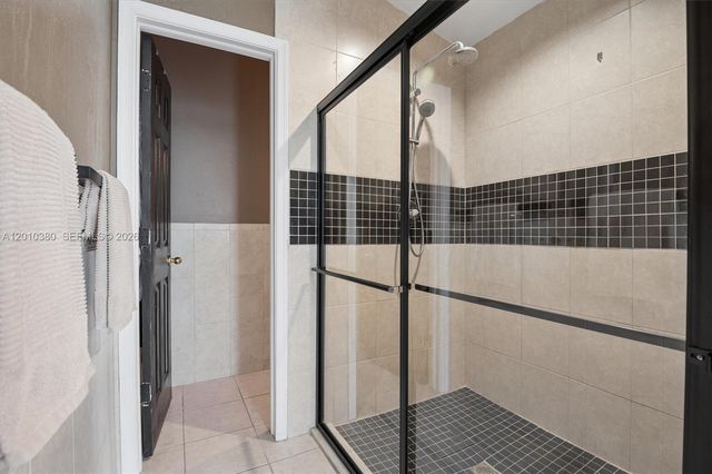 811 Amherst Ave, Davie, FL 33325