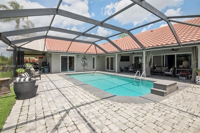 811 Amherst Ave, Davie, FL 33325