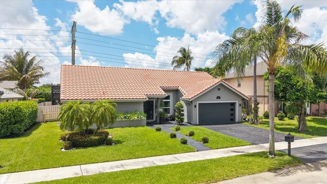 811 Amherst Ave, Davie, FL 33325