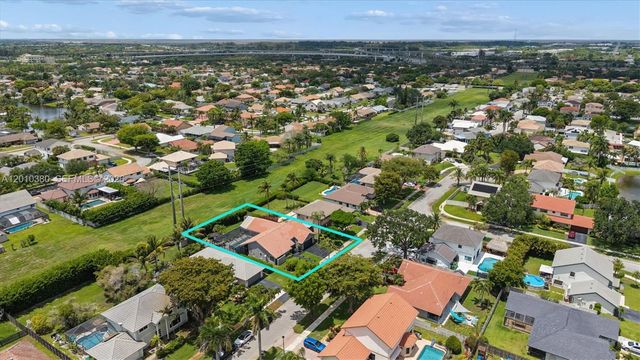 811 Amherst Ave, Davie, FL 33325