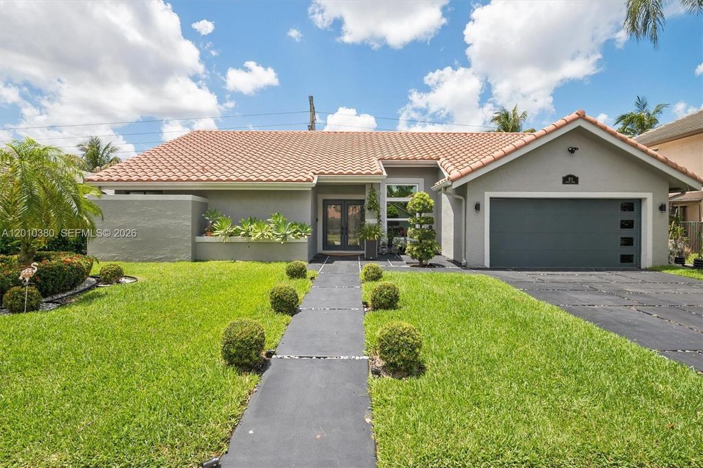 811 Amherst Ave, Davie, FL 33325