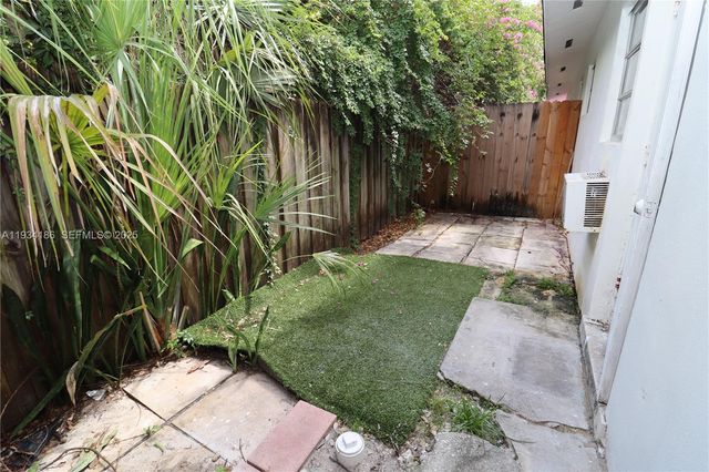 915 NE 16th Ter 4, Fort Lauderdale, FL 33304