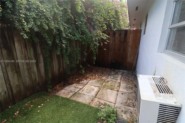 915 NE 16th Ter 4, Fort Lauderdale, FL 33304