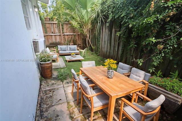 915 NE 16th Ter 4, Fort Lauderdale, FL 33304