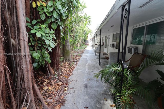 915 NE 16th Ter 4, Fort Lauderdale, FL 33304