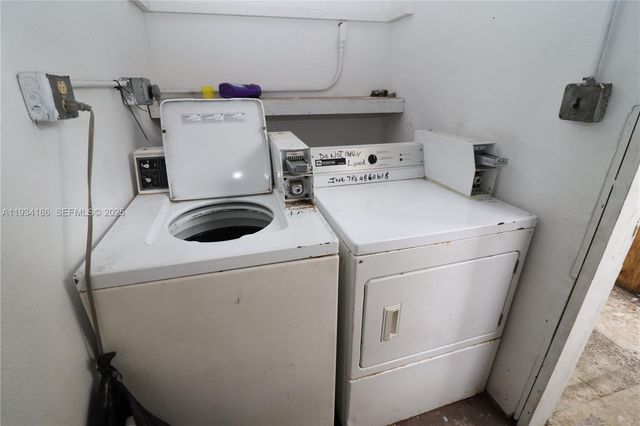 915 NE 16th Ter 4, Fort Lauderdale, FL 33304