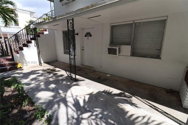 915 NE 16th Ter 4, Fort Lauderdale, FL 33304