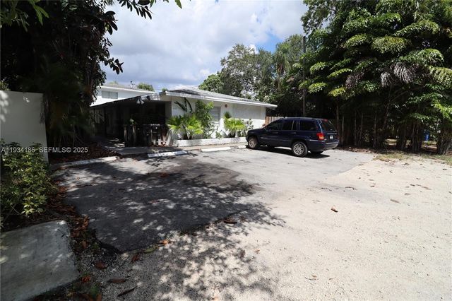 915 NE 16th Ter 4, Fort Lauderdale, FL 33304