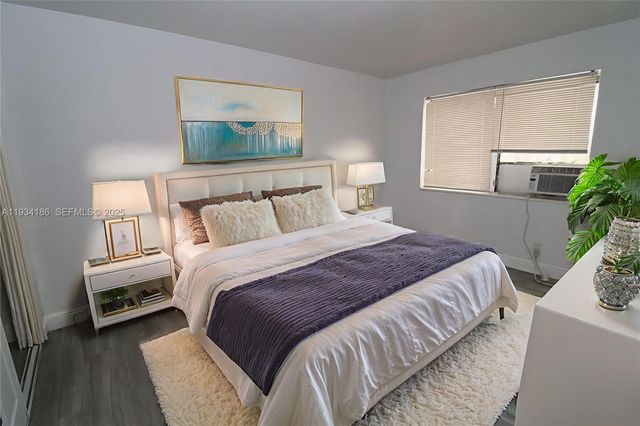 915 NE 16th Ter 4, Fort Lauderdale, FL 33304