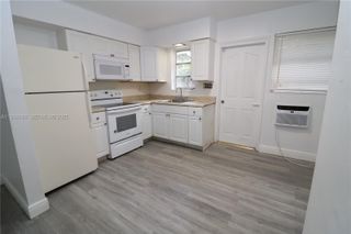 915 NE 16th Ter 4, Fort Lauderdale, FL 33304