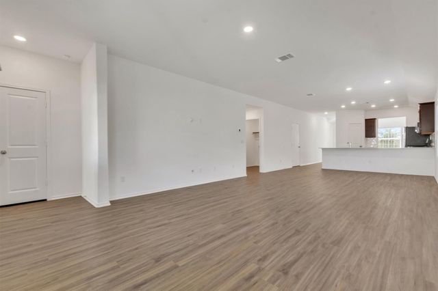 261 Madrid, Kyle, TX 78640