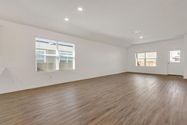 261 Madrid, Kyle, TX 78640