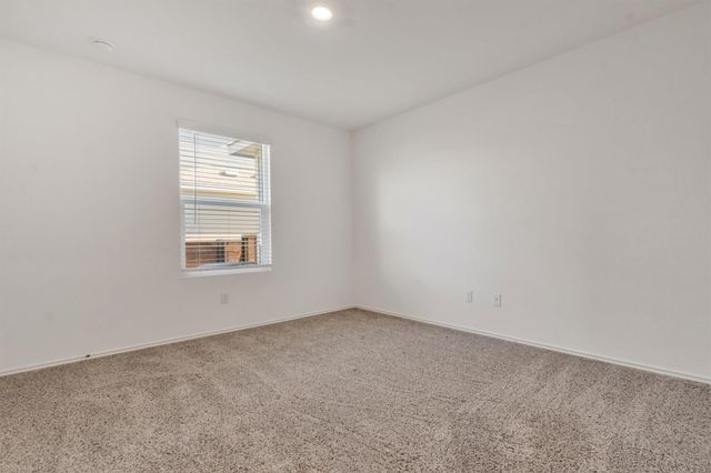 261 Madrid, Kyle, TX 78640