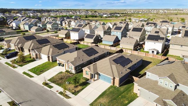 261 Madrid, Kyle, TX 78640