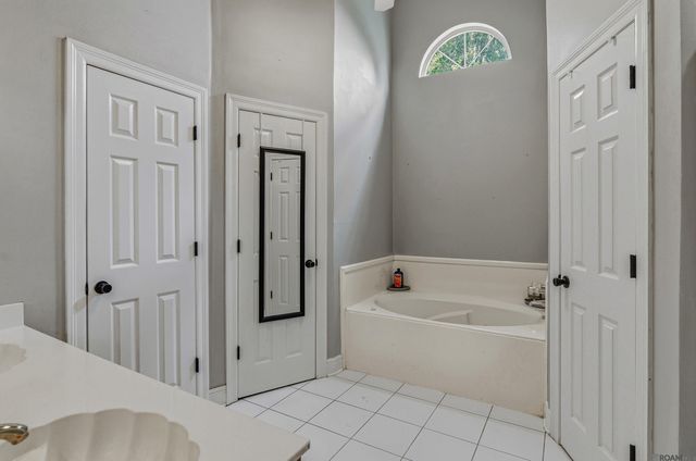 1458 Basswood Dr, Denham Springs, LA 70726
