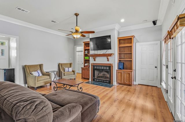 1458 Basswood Dr, Denham Springs, LA 70726