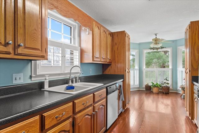 301 Andes Dr, Columbia, TN 38401