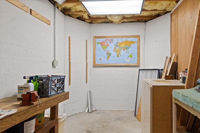 301 Andes Dr, Columbia, TN 38401