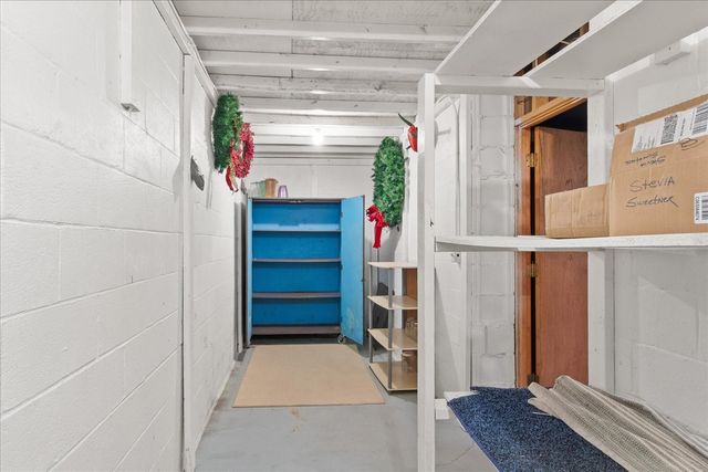 301 Andes Dr, Columbia, TN 38401