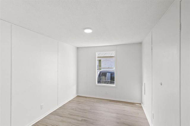 1202 Us Highway 190 16, Huntsville, TX 77320