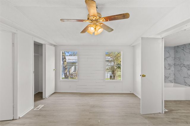 1202 Us Highway 190 16, Huntsville, TX 77320