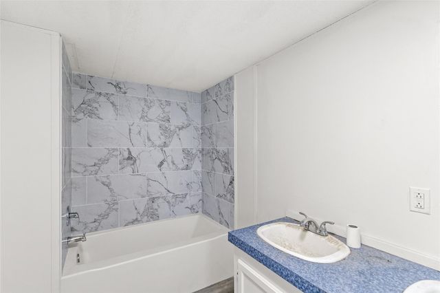 1202 Us Highway 190 16, Huntsville, TX 77320